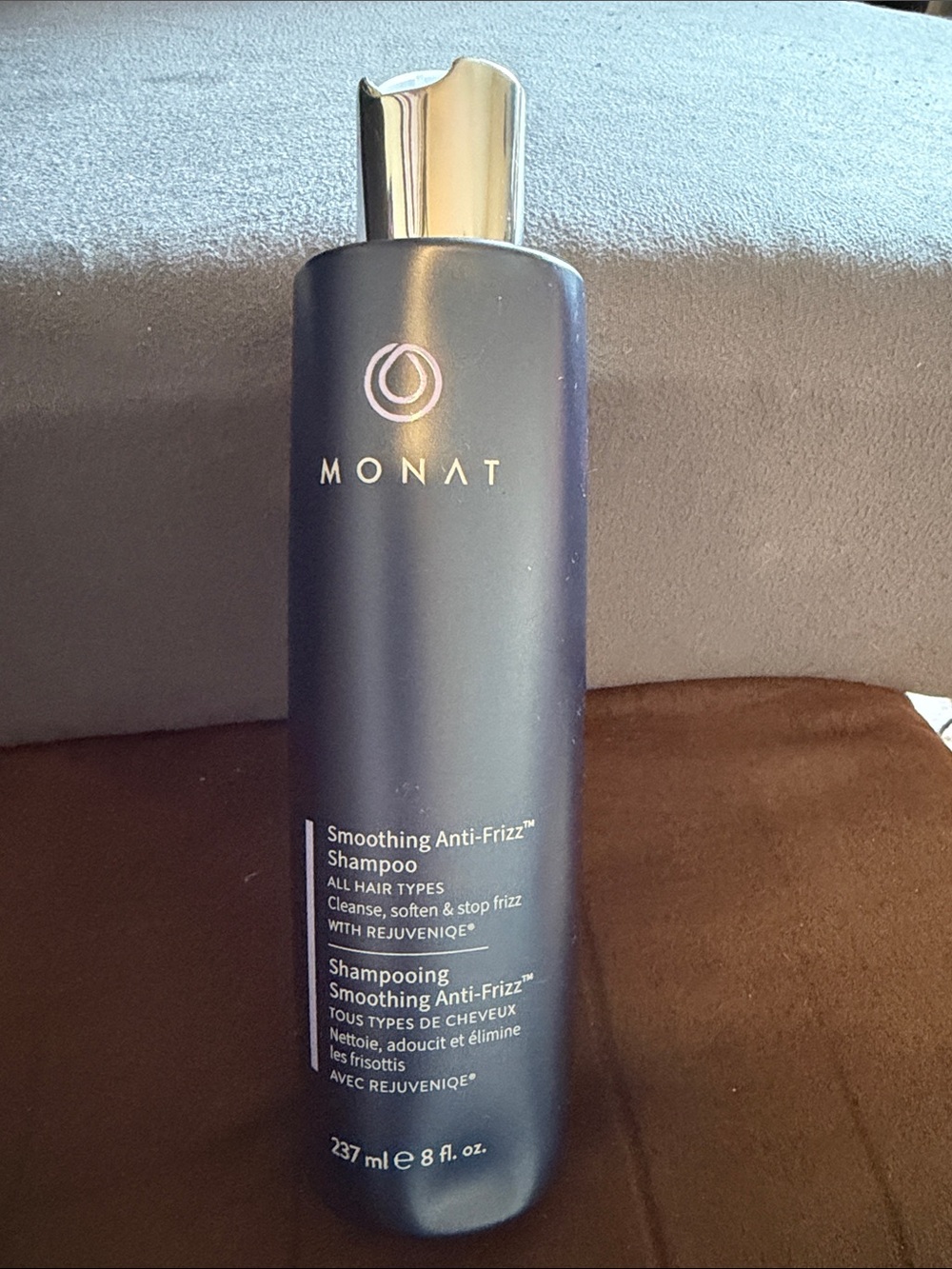 MONAT Smoothing Anti-Frizz Shampoo - Navy Bottle